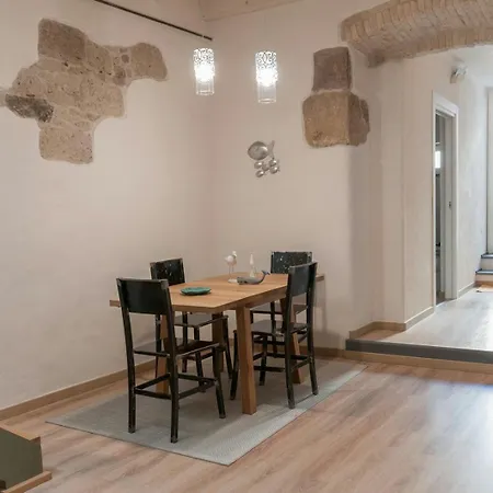 Nyaraló Antico E Moderno Con Design SantʼAntìoco